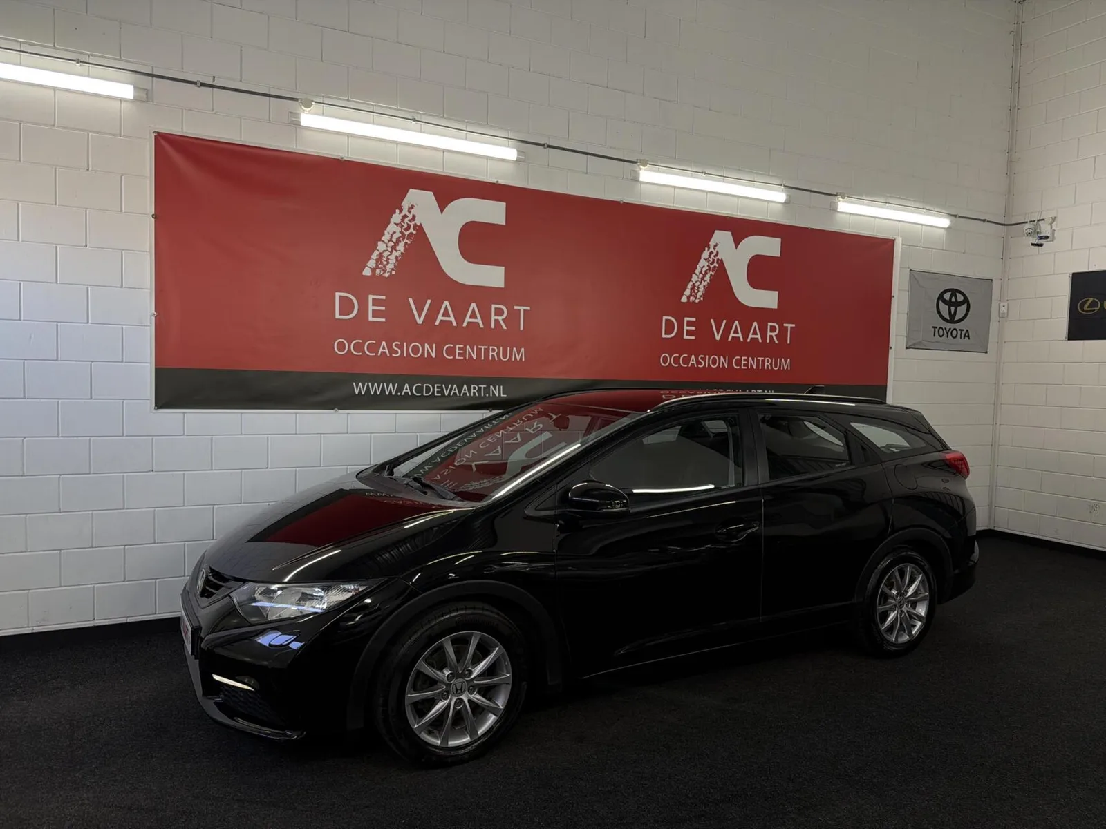 Honda Civic (2015) — foto 1