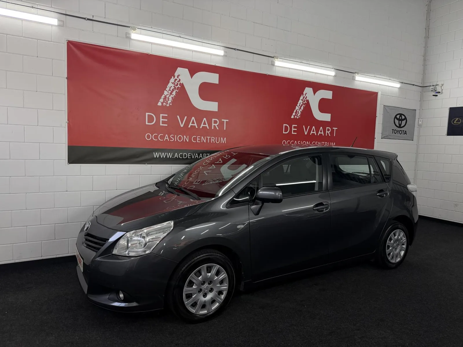 Toyota Verso (2010) — foto 1