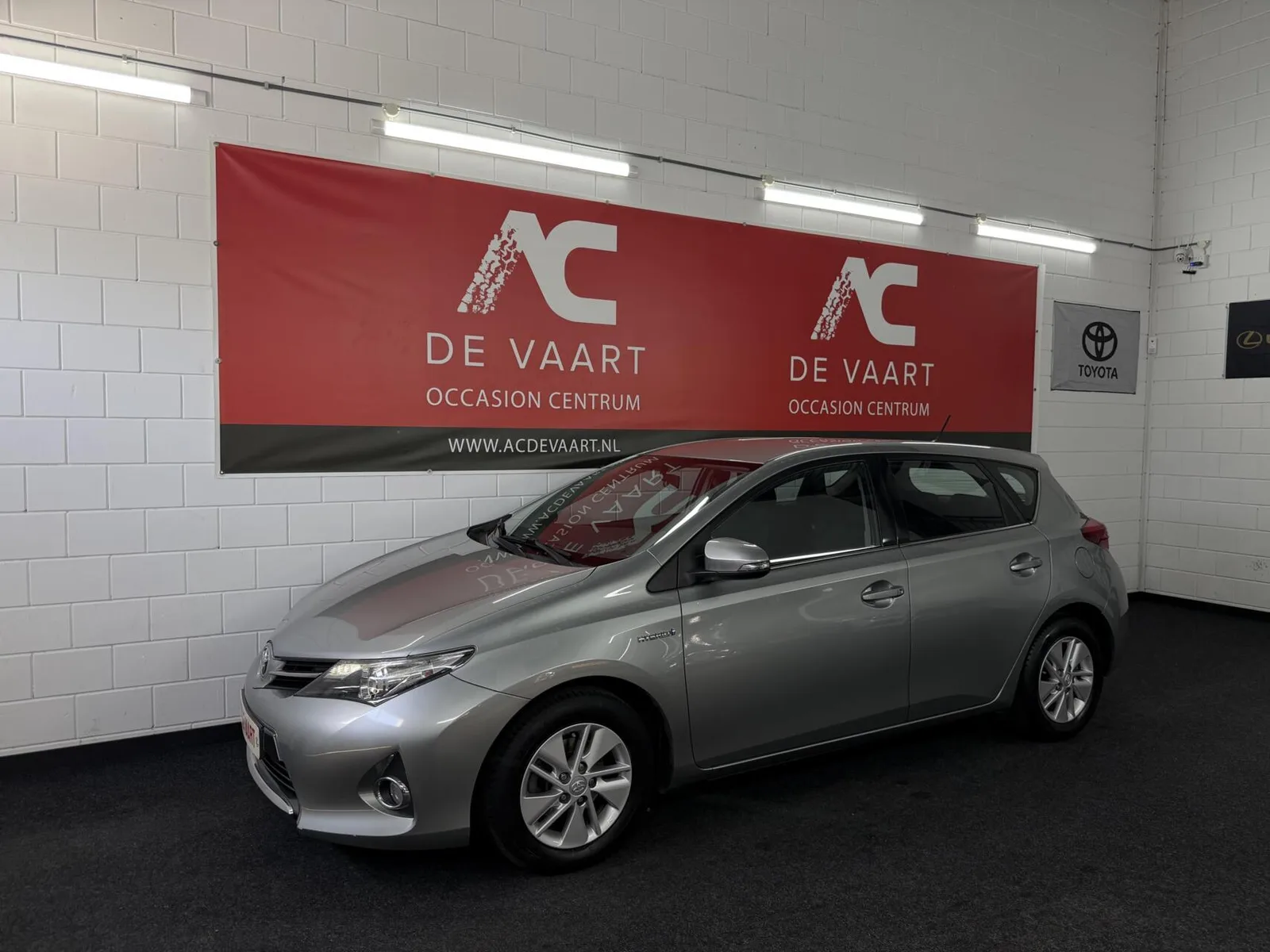 Toyota Auris (2014) — foto 1