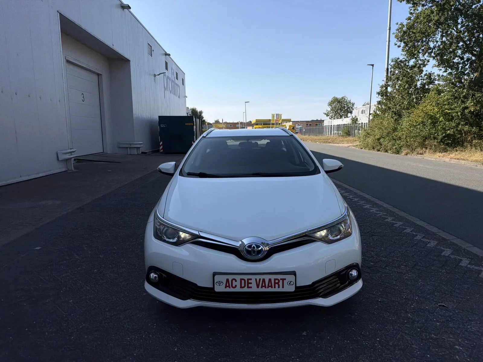 Toyota Auris (2015) — foto 1