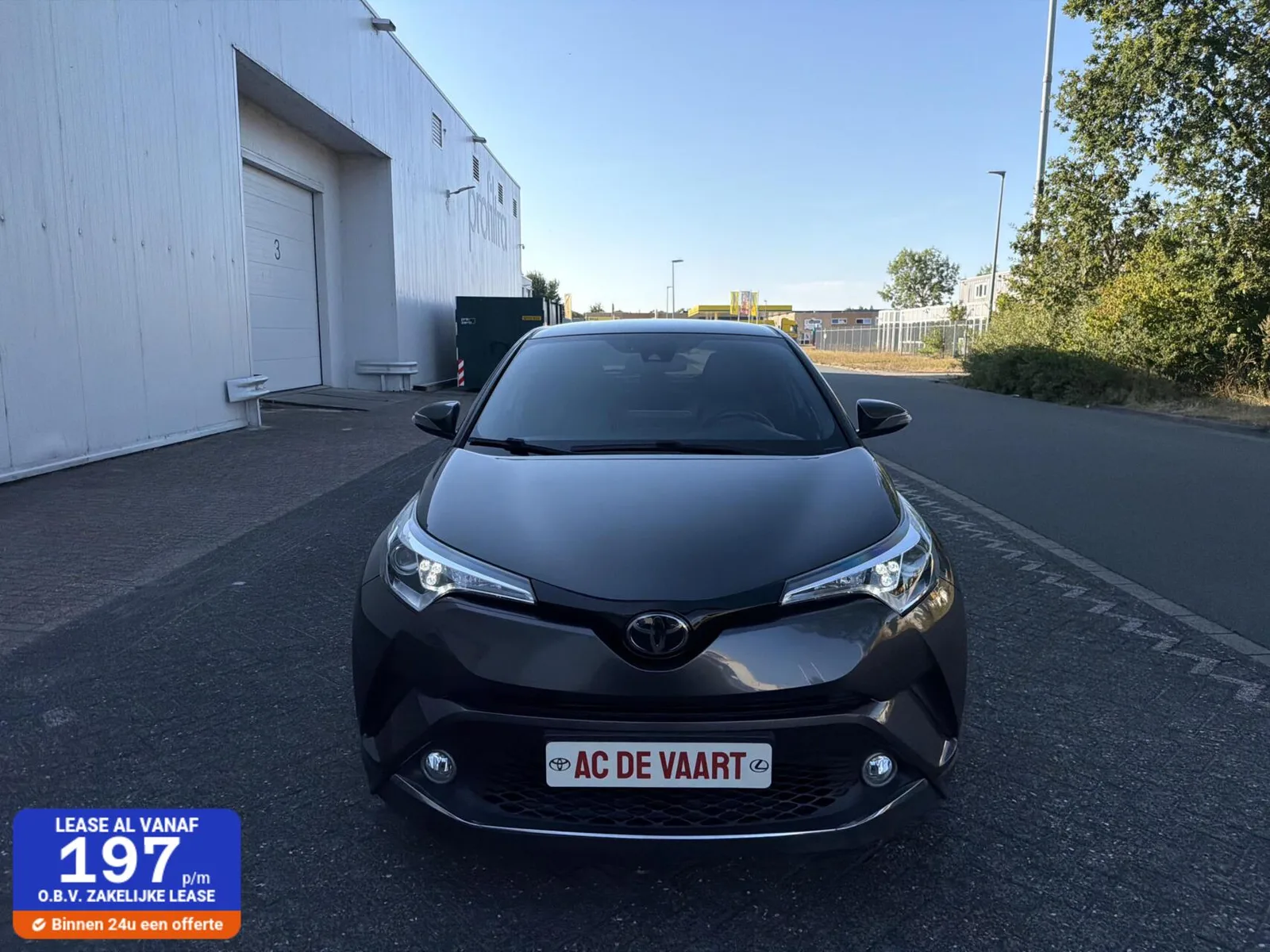 Toyota C-HR (2016) — foto 1