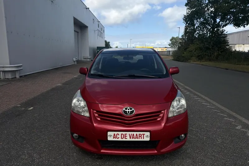Toyota Verso (2010)
