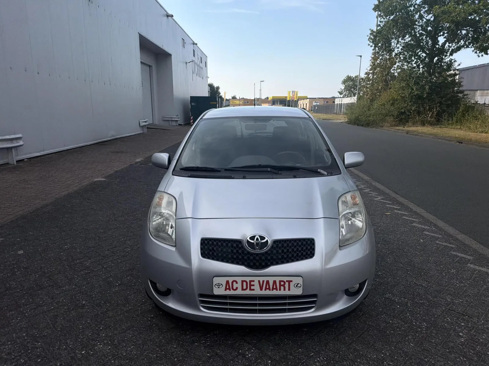 Toyota Yaris (2008) — foto 1