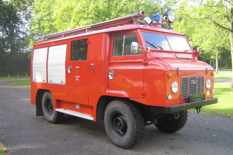 Land Rover 109 (1965)