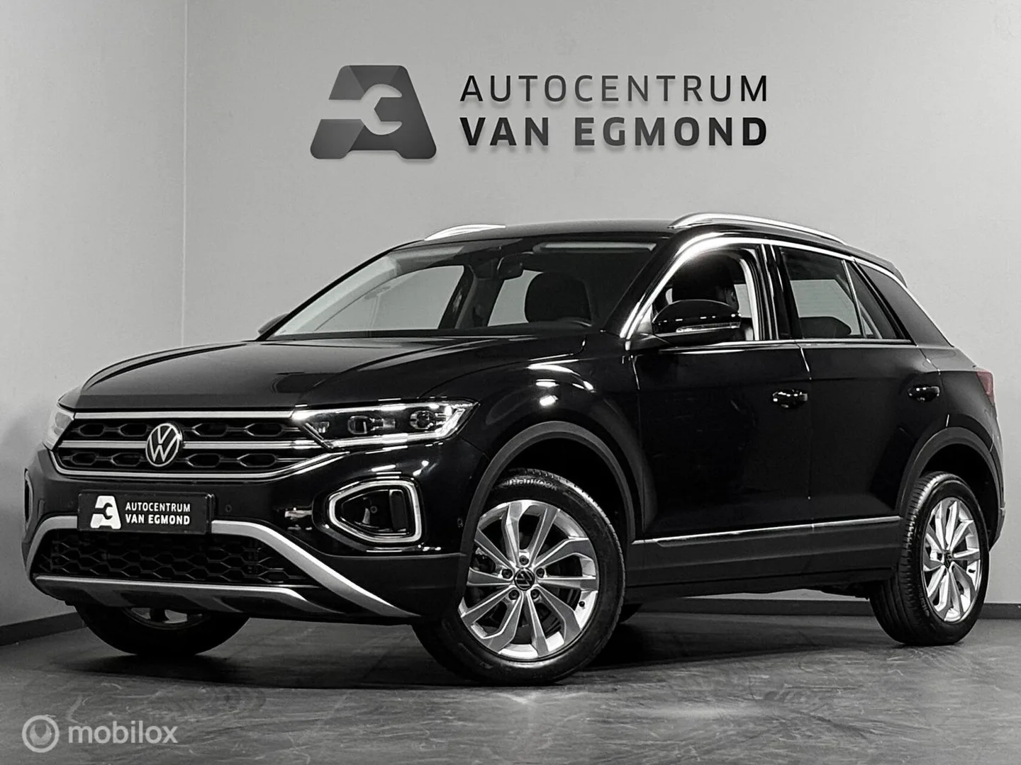 Volkswagen T-Roc (2023) — foto 1
