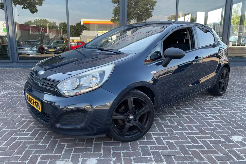Kia Rio (2013)