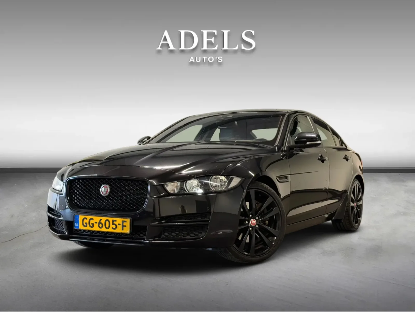 Jaguar XE (2015) — foto 1