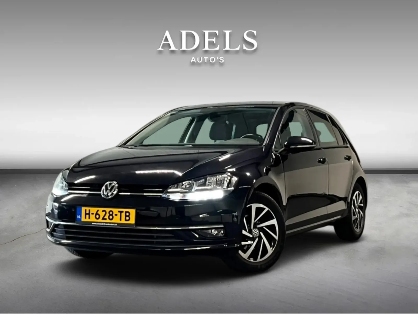 Volkswagen Golf (2019) — foto 1