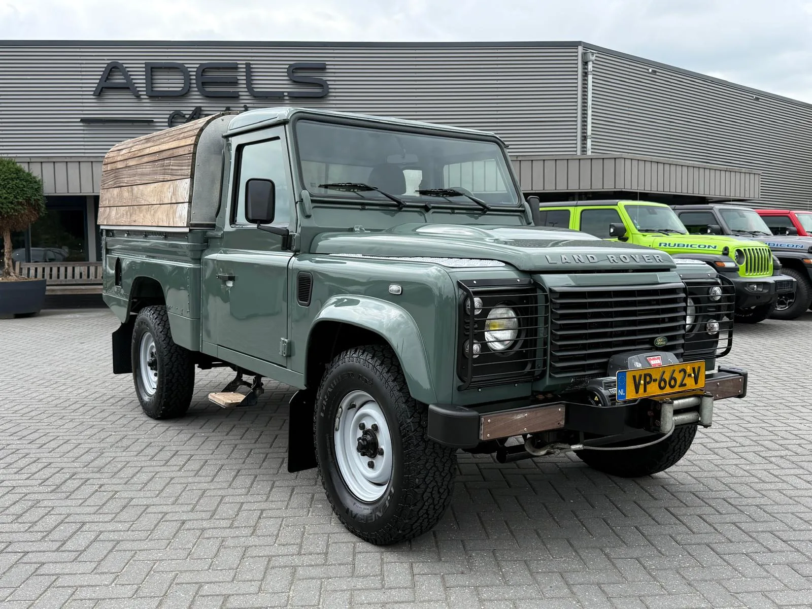 Land Rover Defender (2009) — foto 1