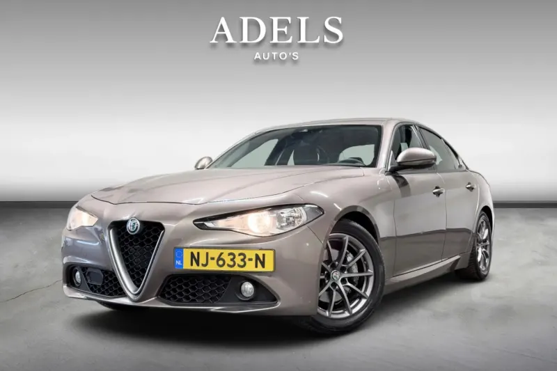 Alfa Romeo Giulia (2017)