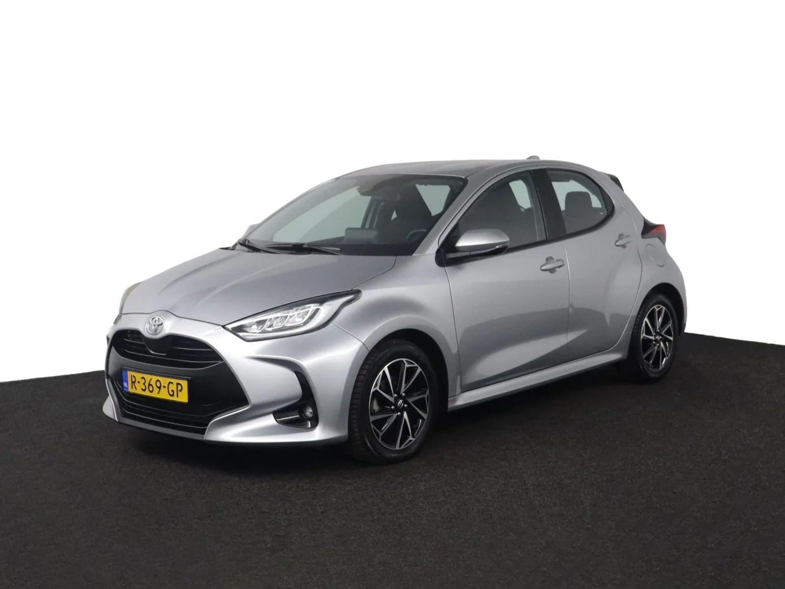Toyota Yaris (2022) — foto 1