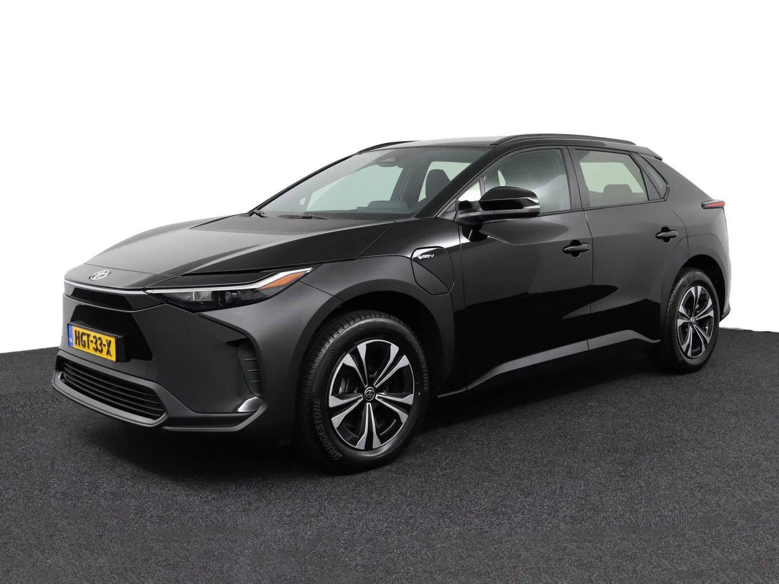 Toyota bZ4X (2025) — foto 1