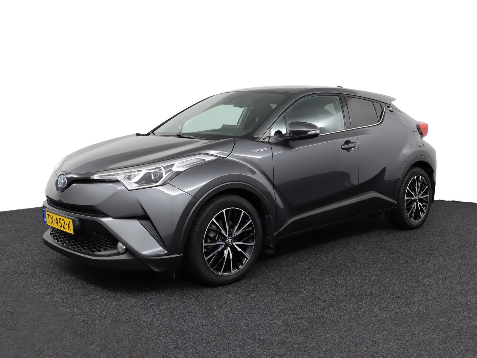 Toyota C-HR (2018) — foto 1