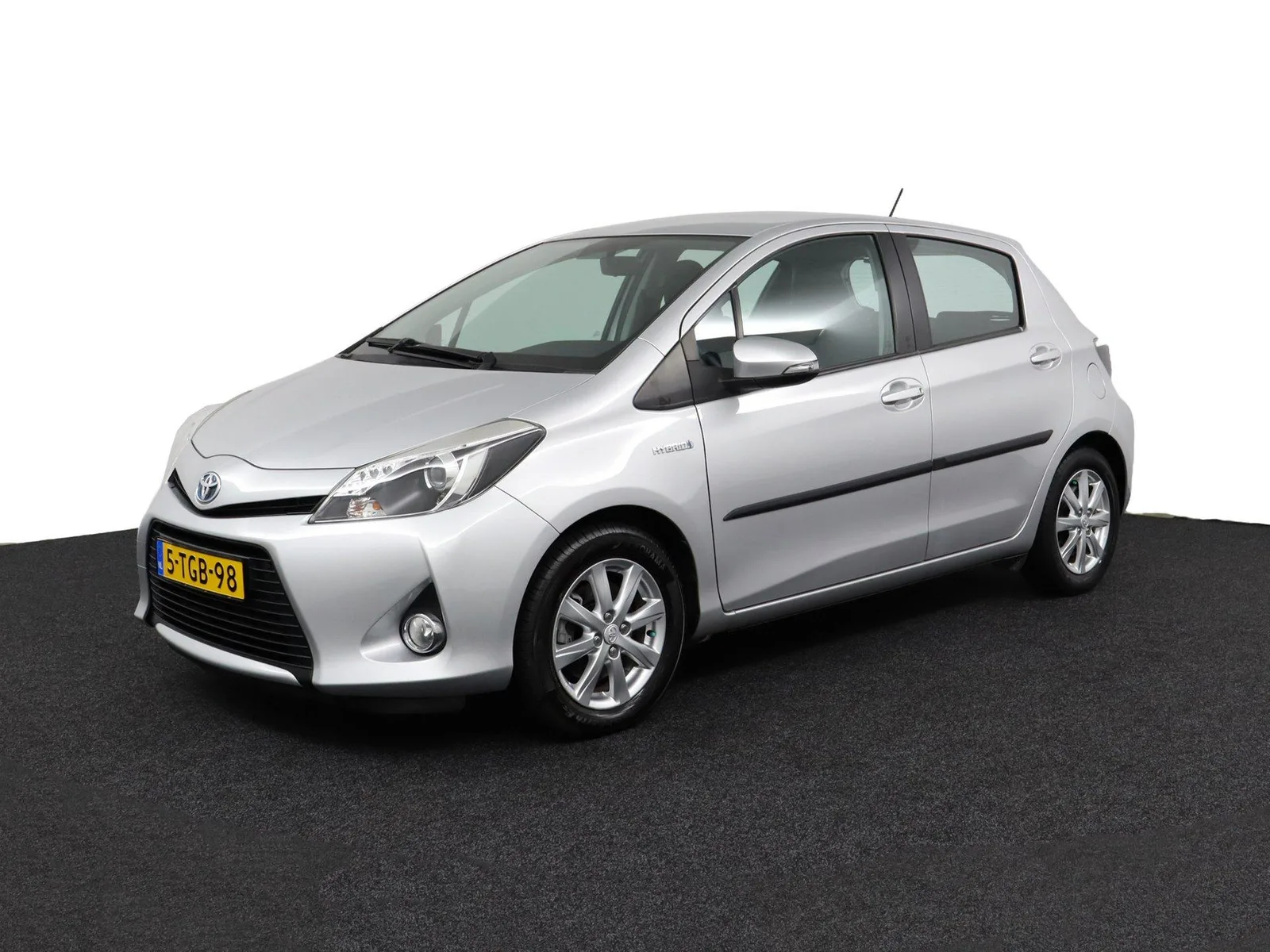 Toyota Yaris (2014) — foto 1