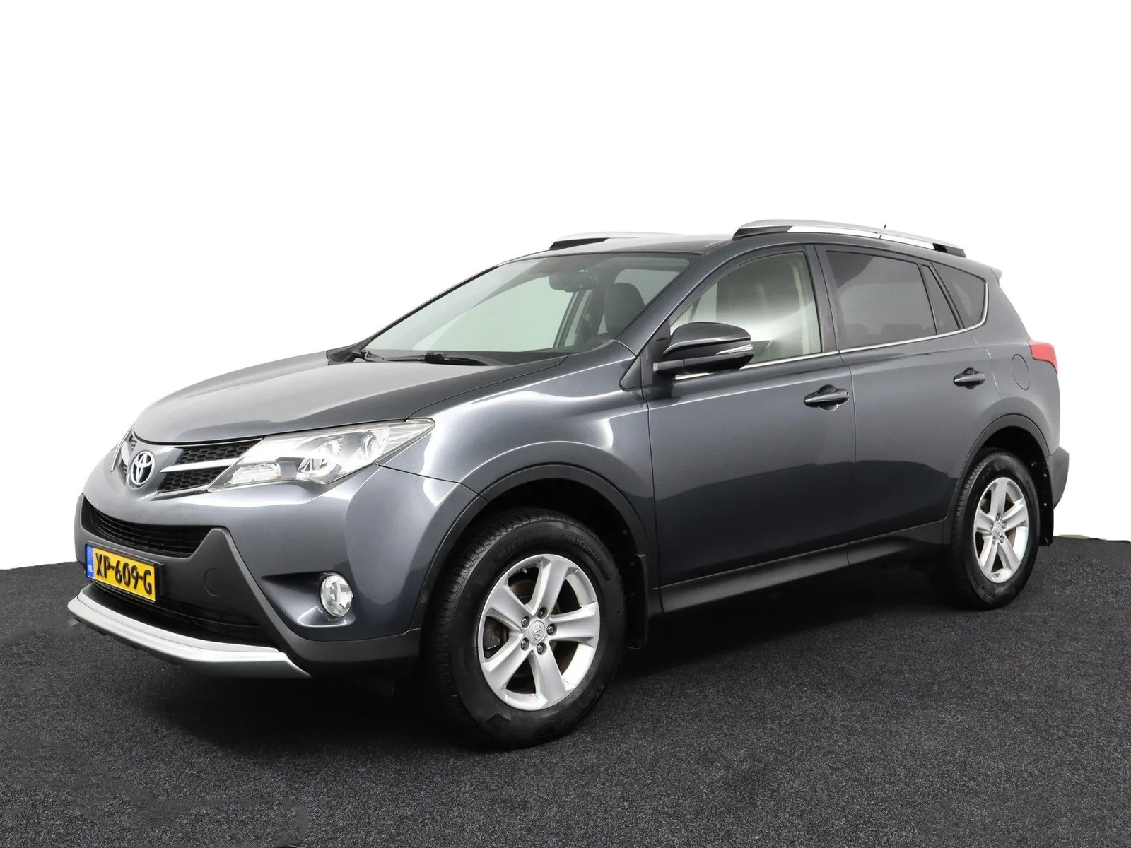 Toyota RAV4 (2013) — foto 1