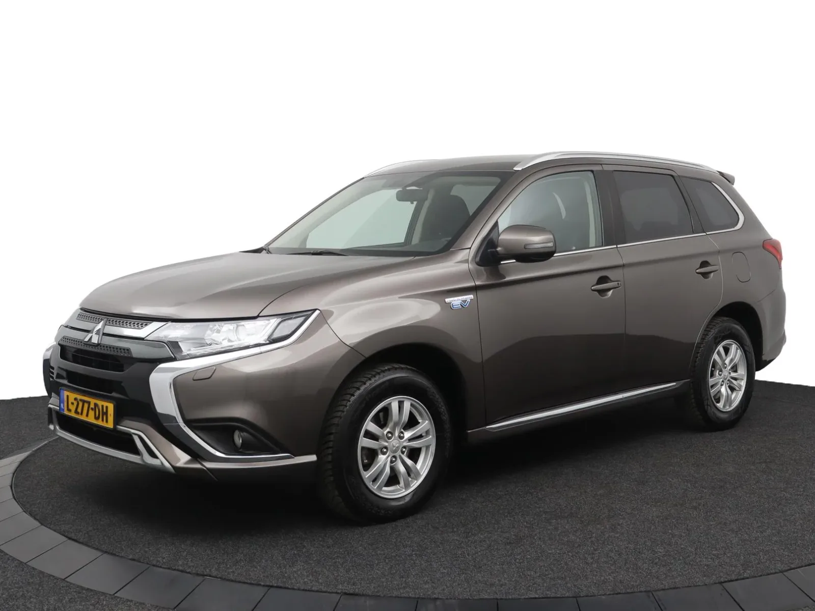 Mitsubishi Outlander (2021) — foto 1