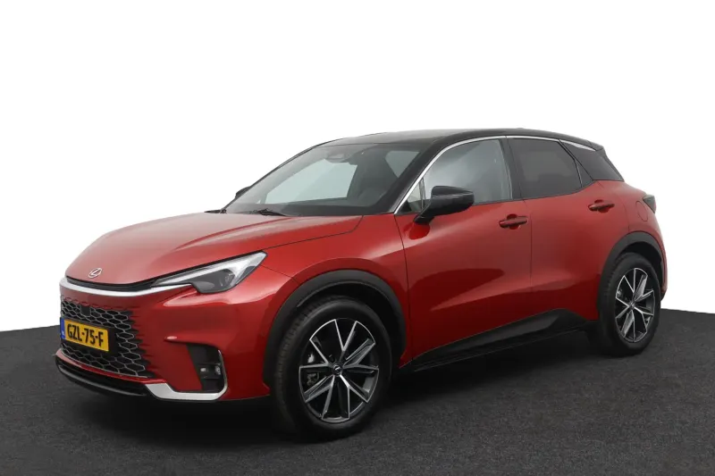 Lexus LBX (2025)