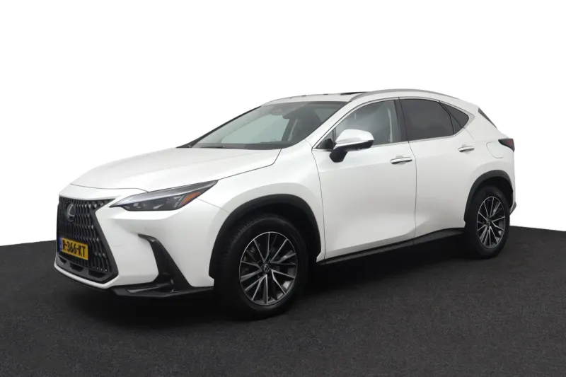 Lexus NX (2022)