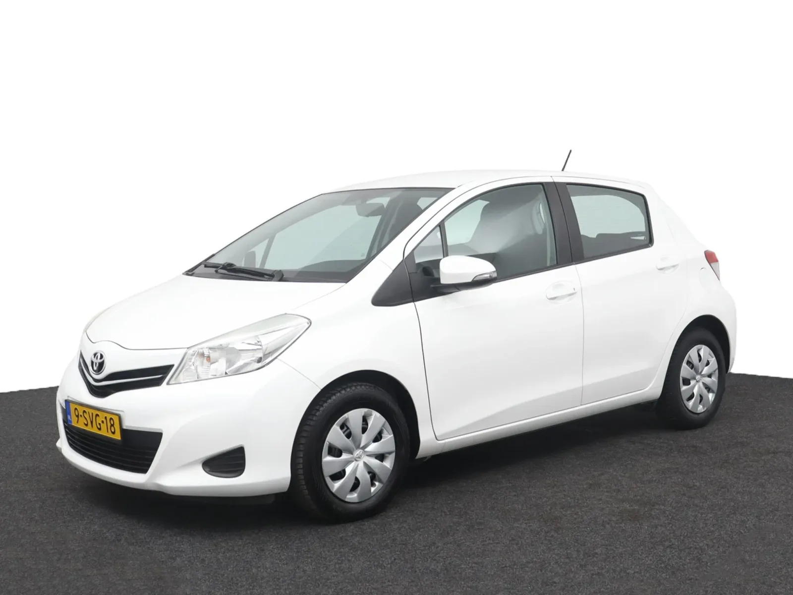 Toyota Yaris (2014) — foto 1