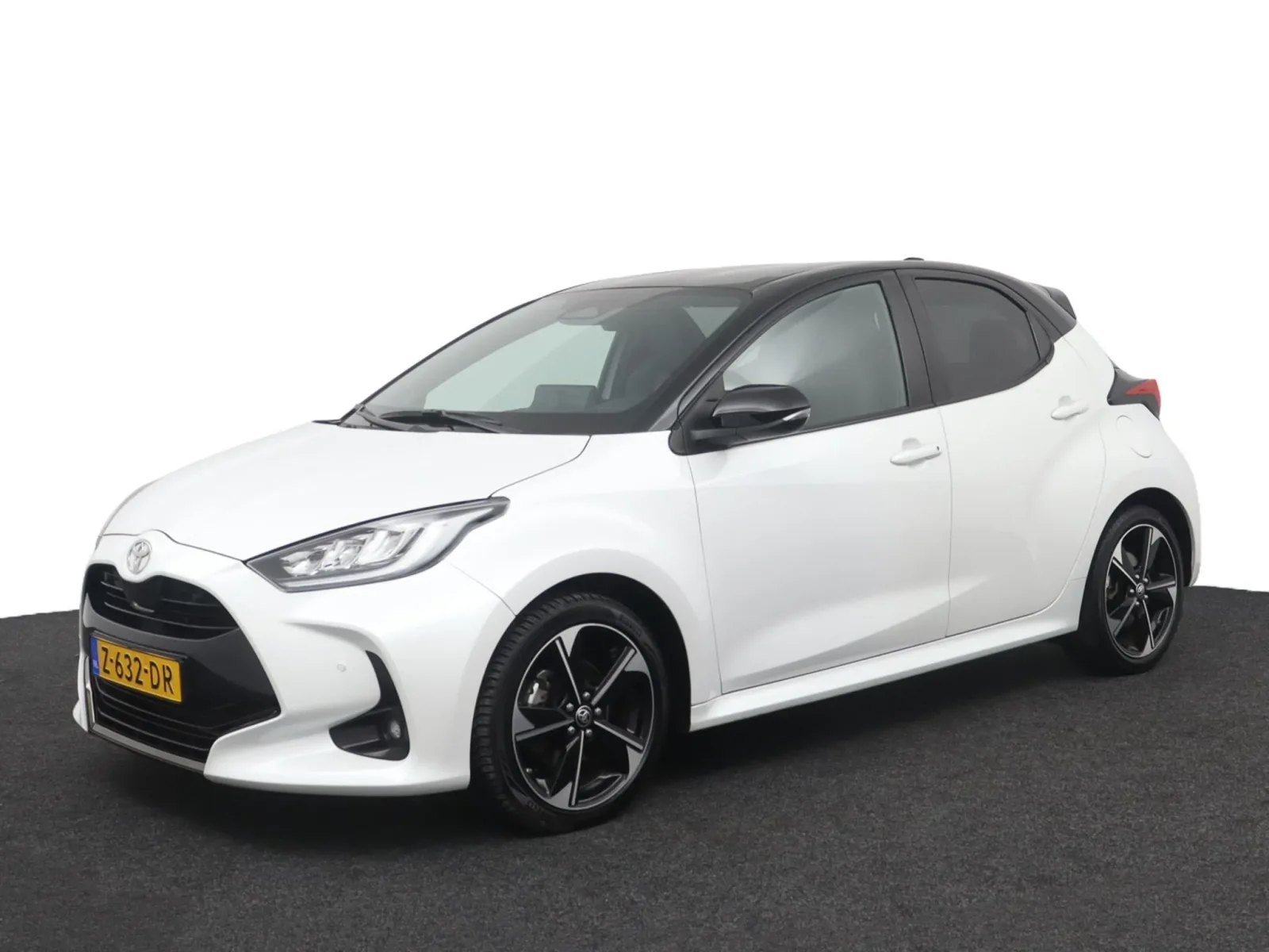 Toyota Yaris (2024) — foto 1