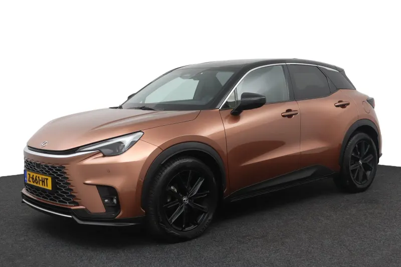 Lexus LBX (2024)