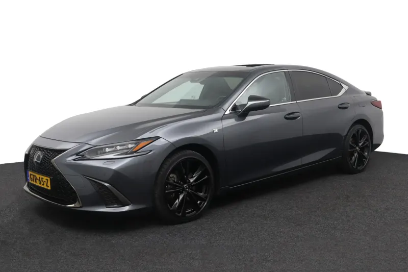 Lexus ES (2024)