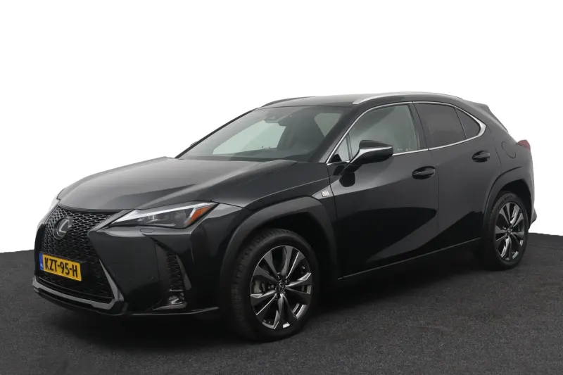 Lexus UX (2024)