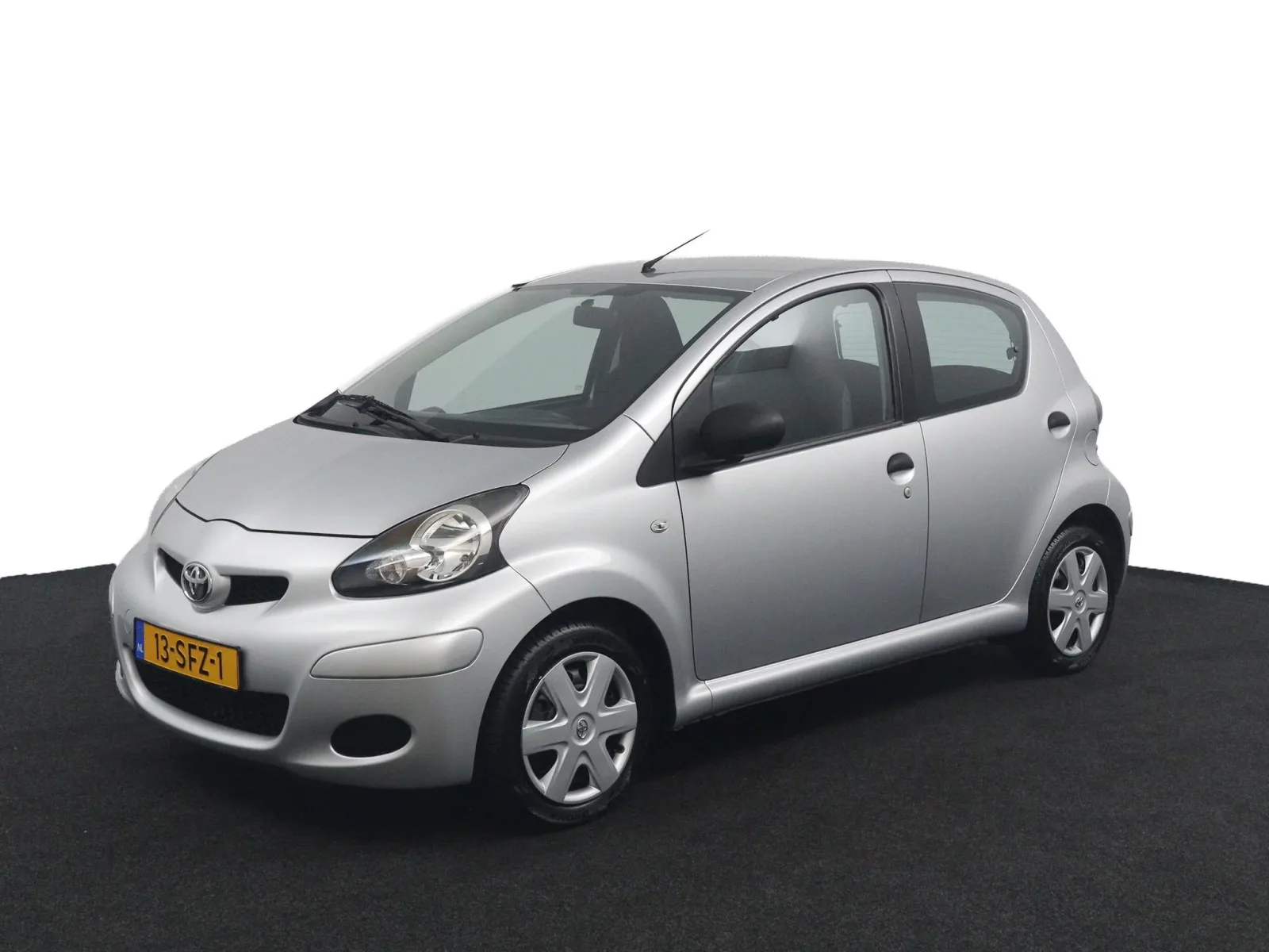 Toyota Aygo (2011) — foto 1