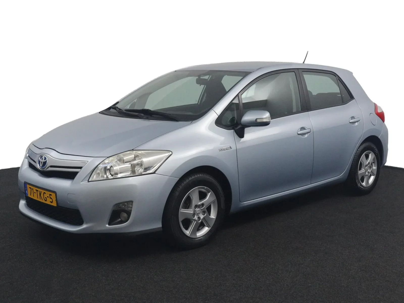 Toyota Auris (2012) — foto 1