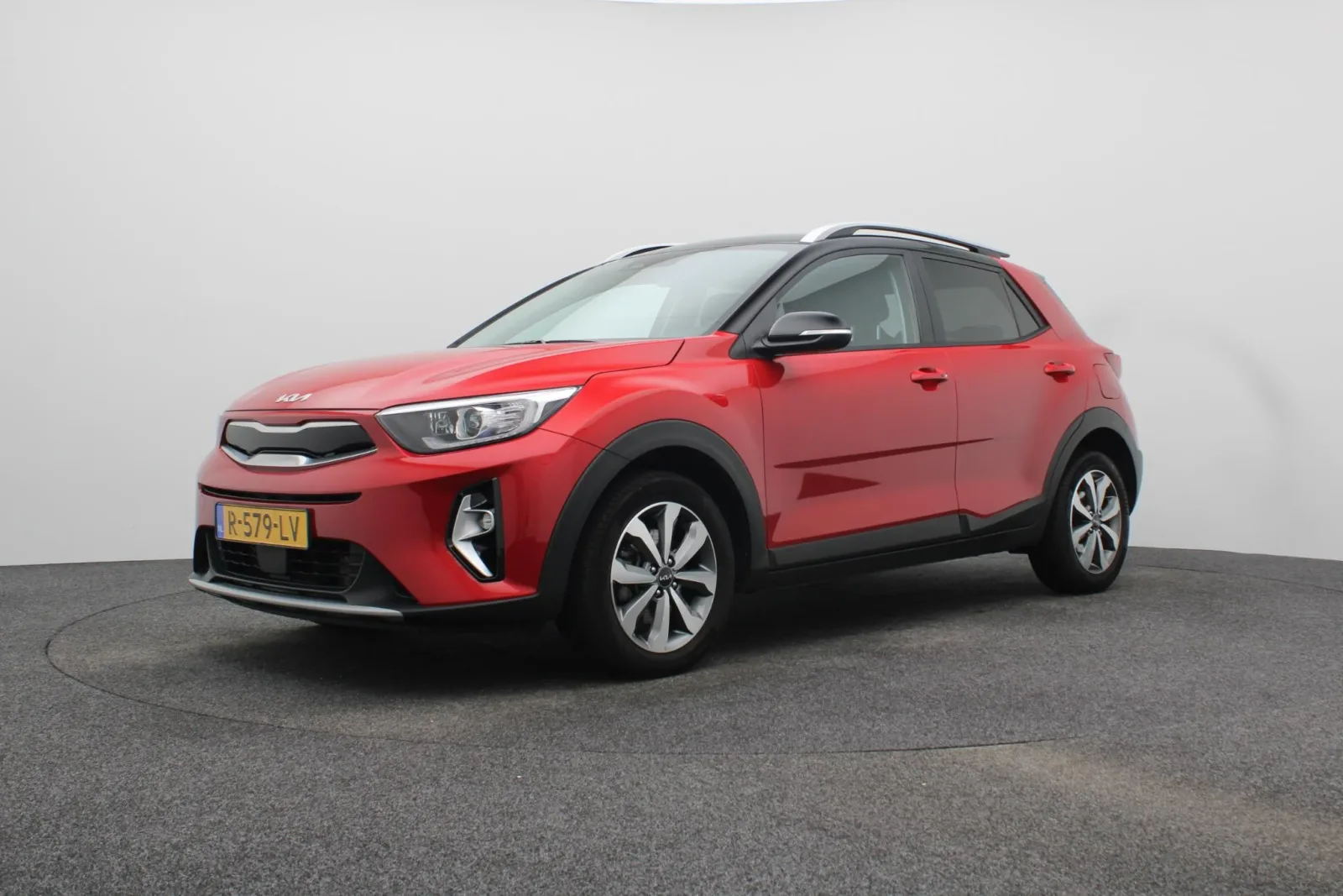 Kia Stonic (2022) — foto 1