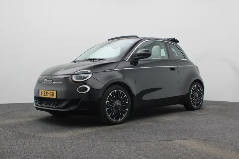 Fiat 500C (2023)