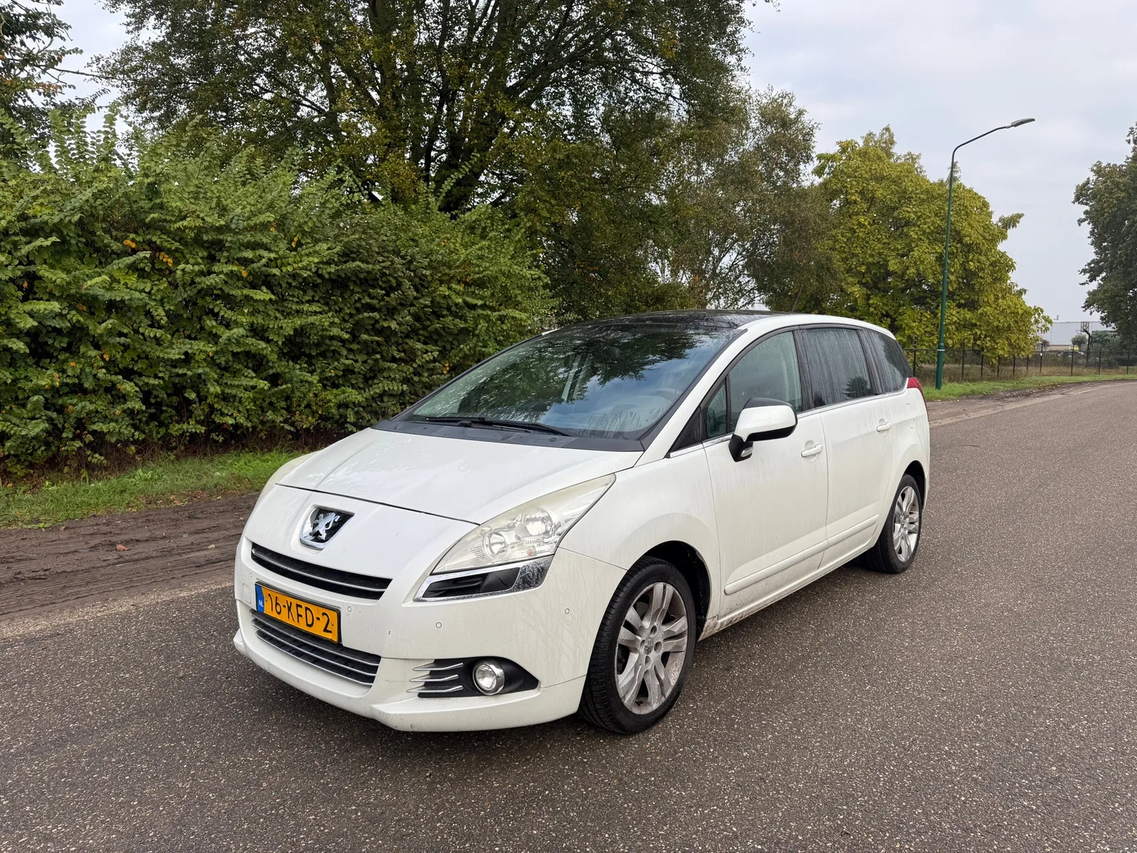 Peugeot 5008 (2009) — foto 1