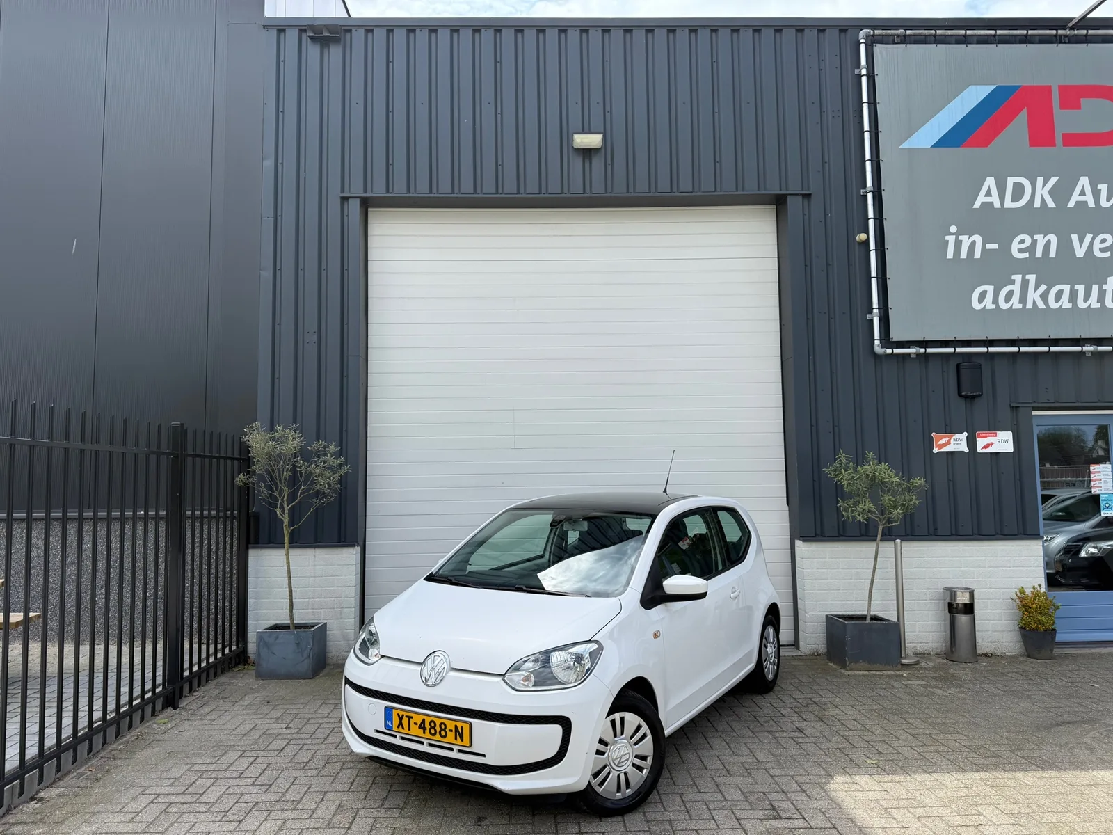 Volkswagen Up! (2012) — foto 1