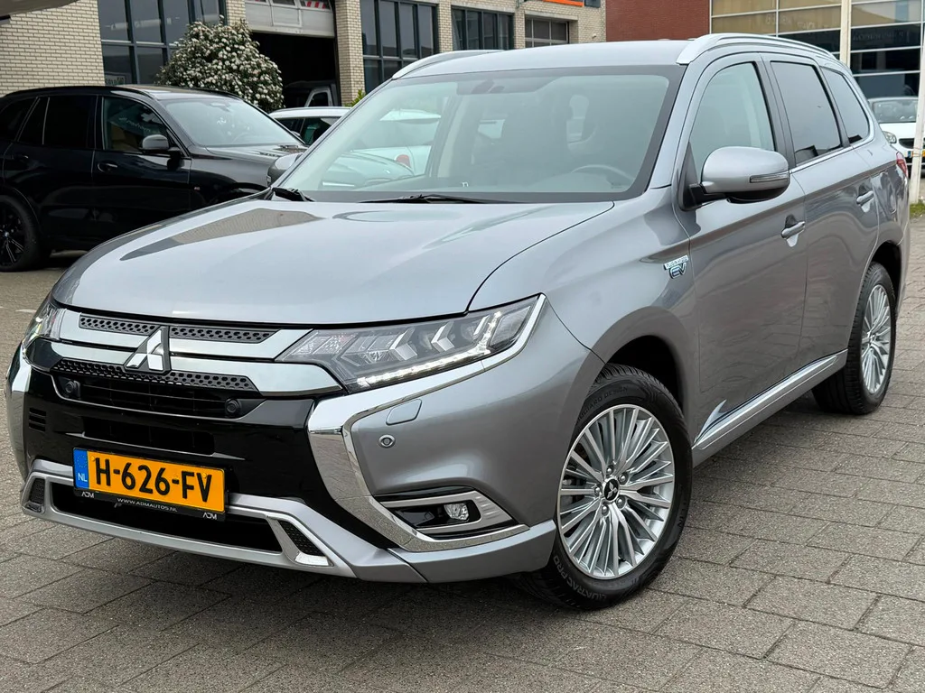 Mitsubishi Outlander (2020) — foto 1