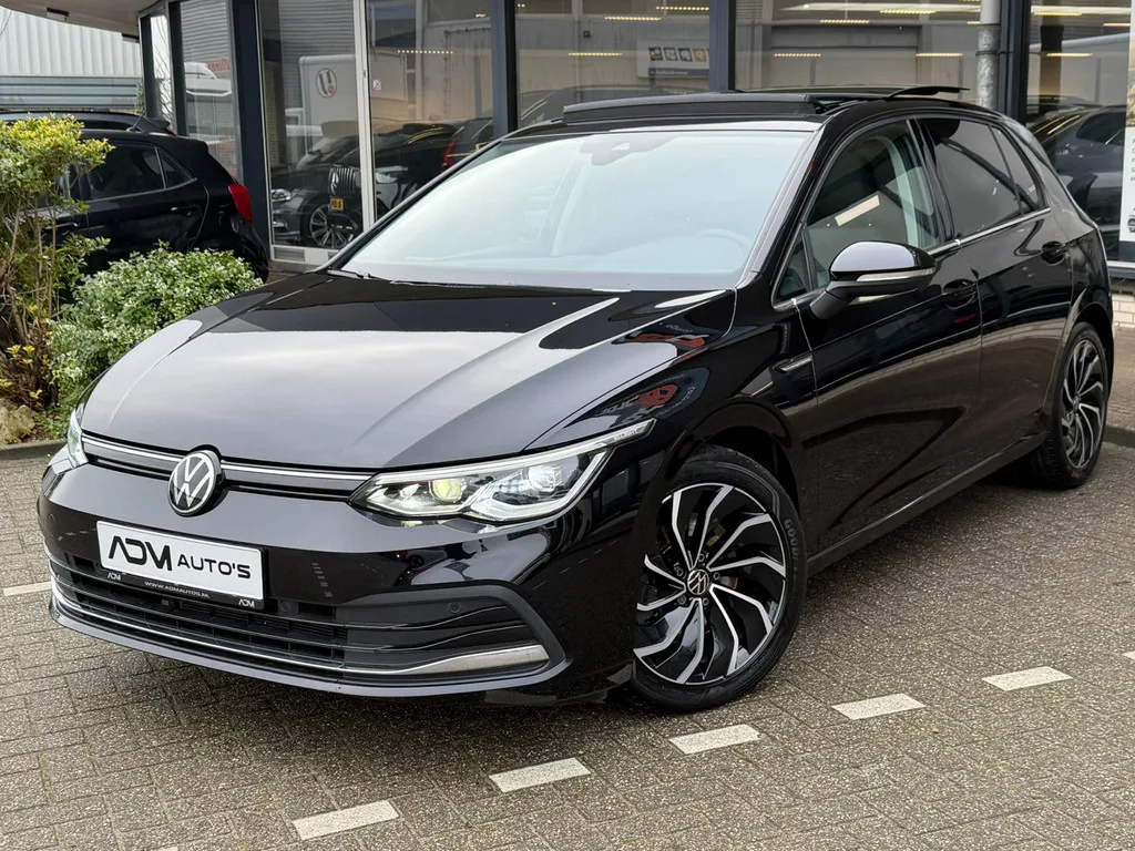 Volkswagen Golf (2021) — foto 1
