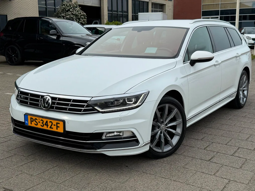 Volkswagen Passat (2017) — foto 1