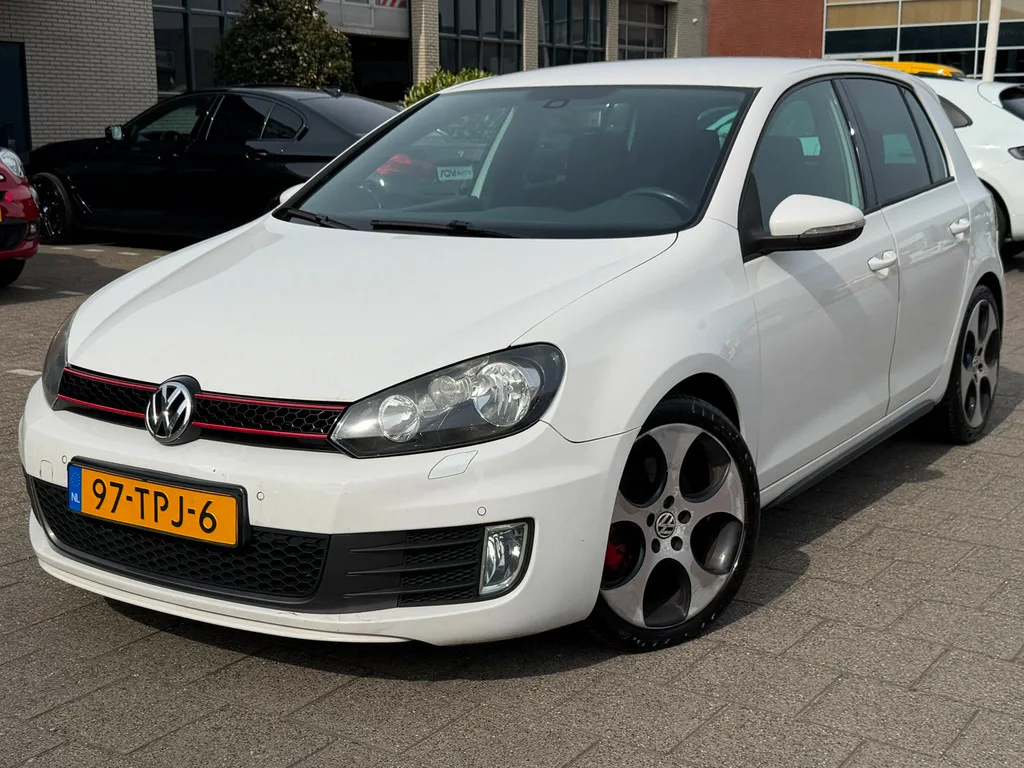 Volkswagen Golf (2009) — foto 1
