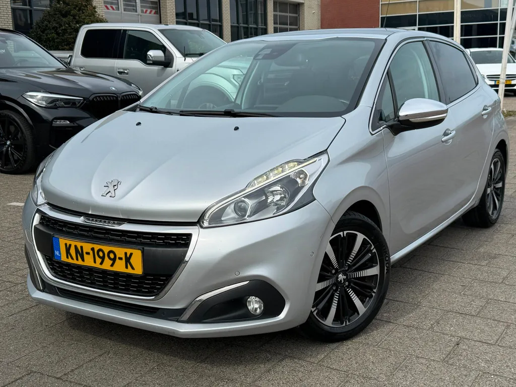 Peugeot 208 (2016) — foto 1