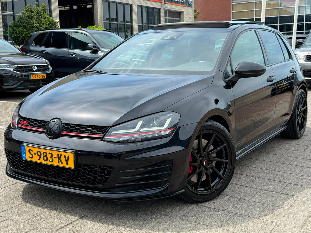 Volkswagen Golf (2013) — foto 1