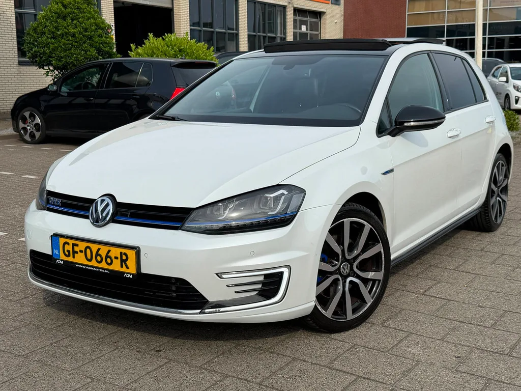 Volkswagen Golf (2015) — foto 1