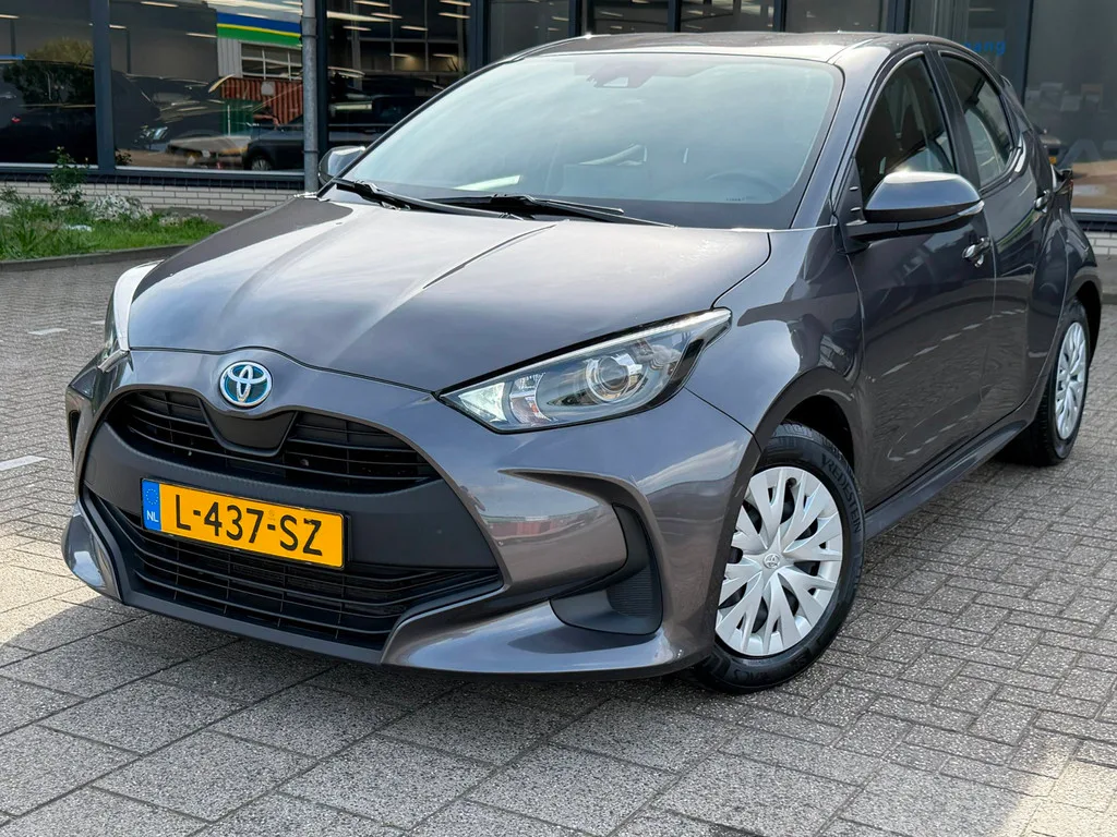 Toyota Yaris (2021) — foto 1