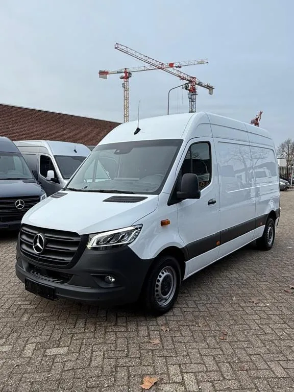 Mercedes-Benz Sprinter (2024) — foto 1