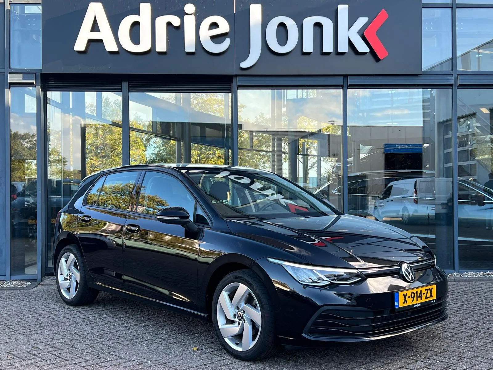 Volkswagen Golf (2024) — foto 1