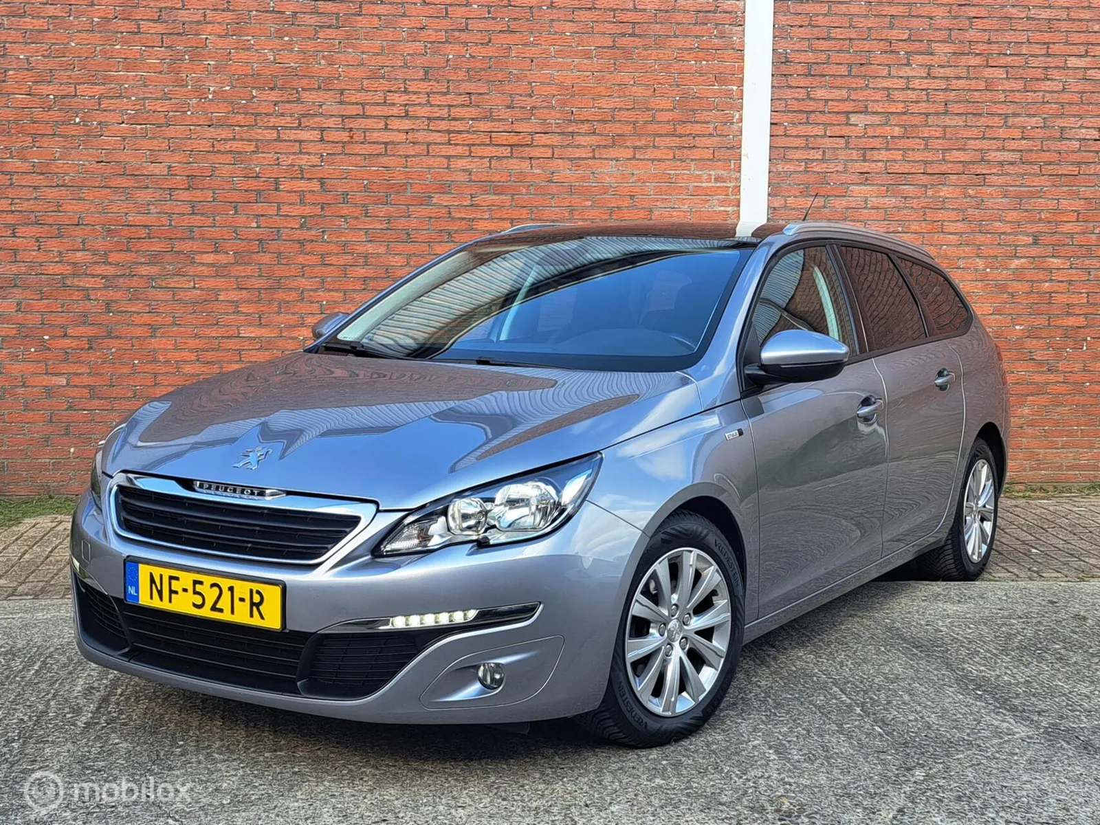 Peugeot 308 (2017) — foto 1