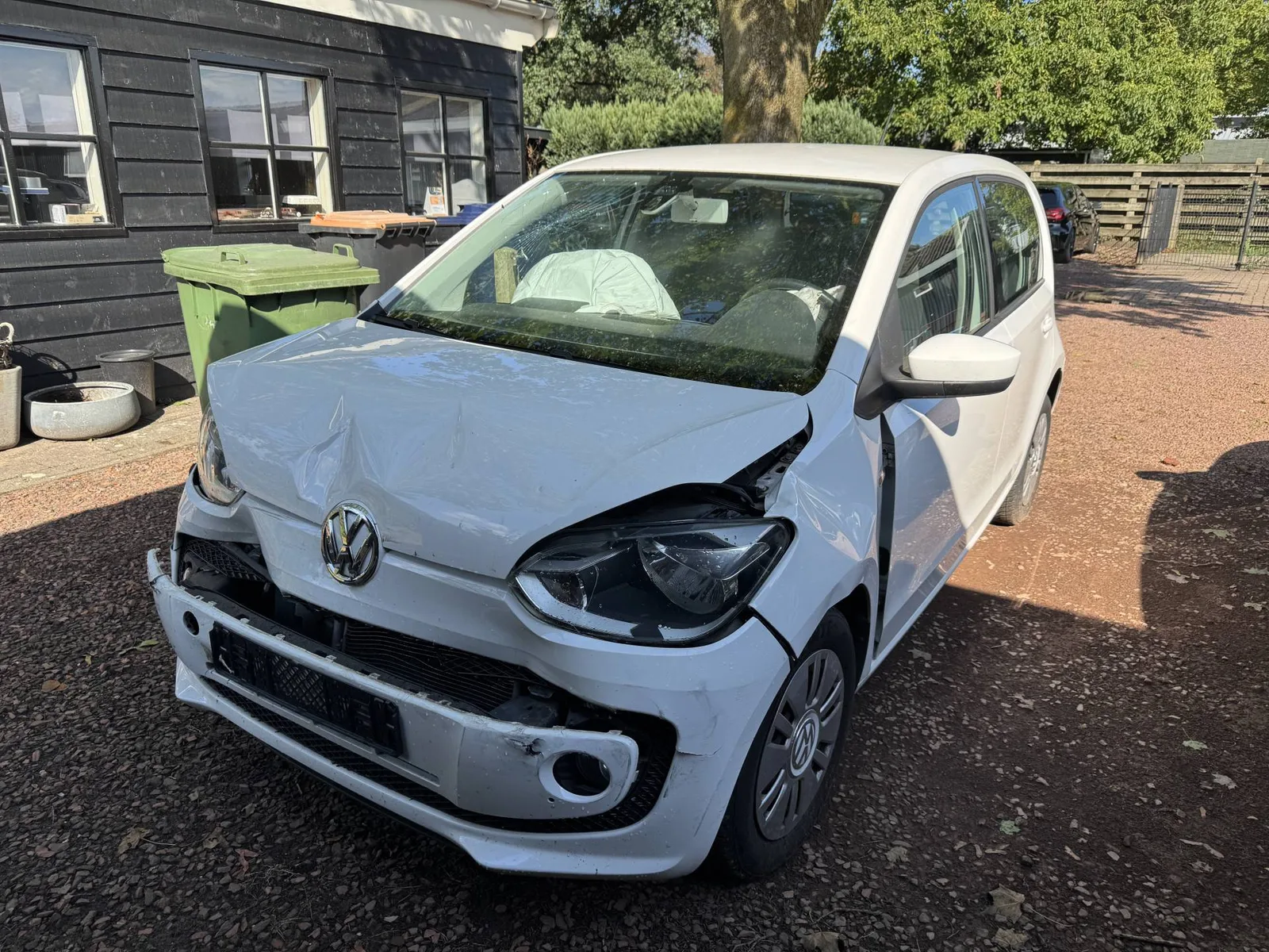 Volkswagen Up! (2014) — foto 1