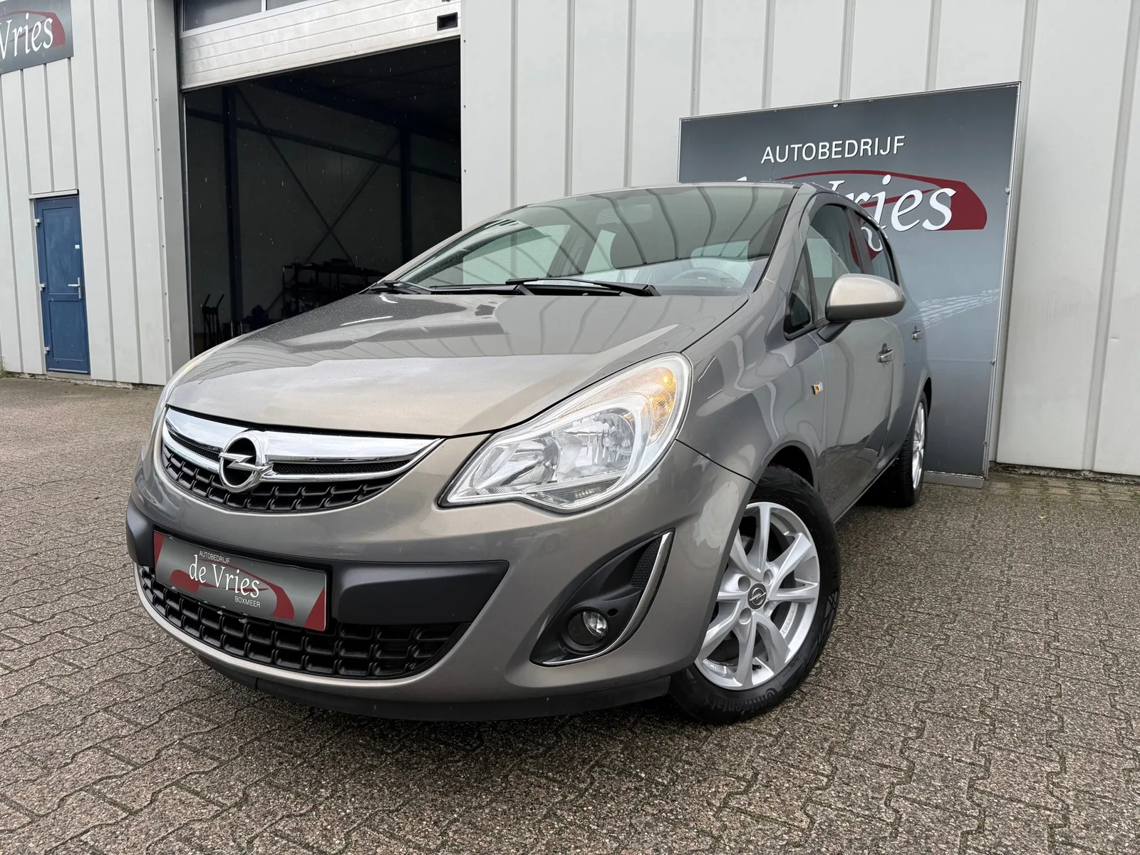 Opel Corsa (2013) — foto 1