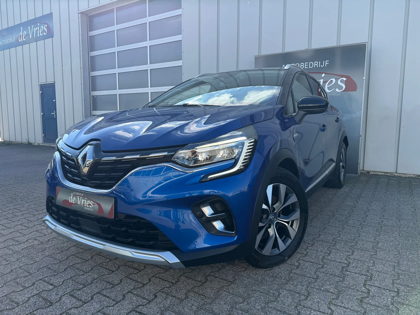 Renault Captur (2020) — foto 1
