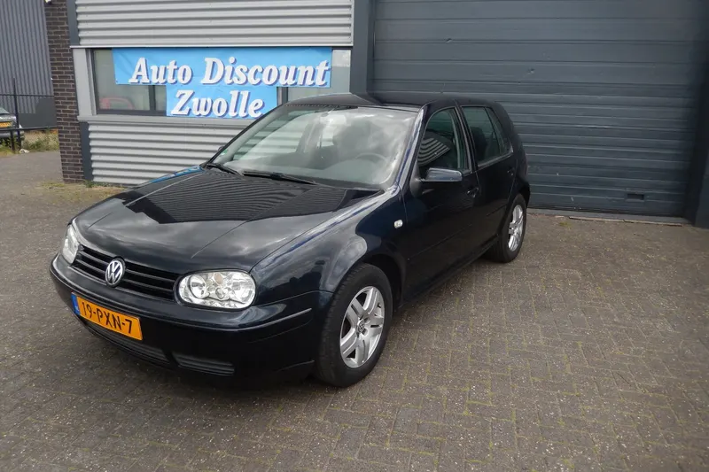 Volkswagen Golf (2002)