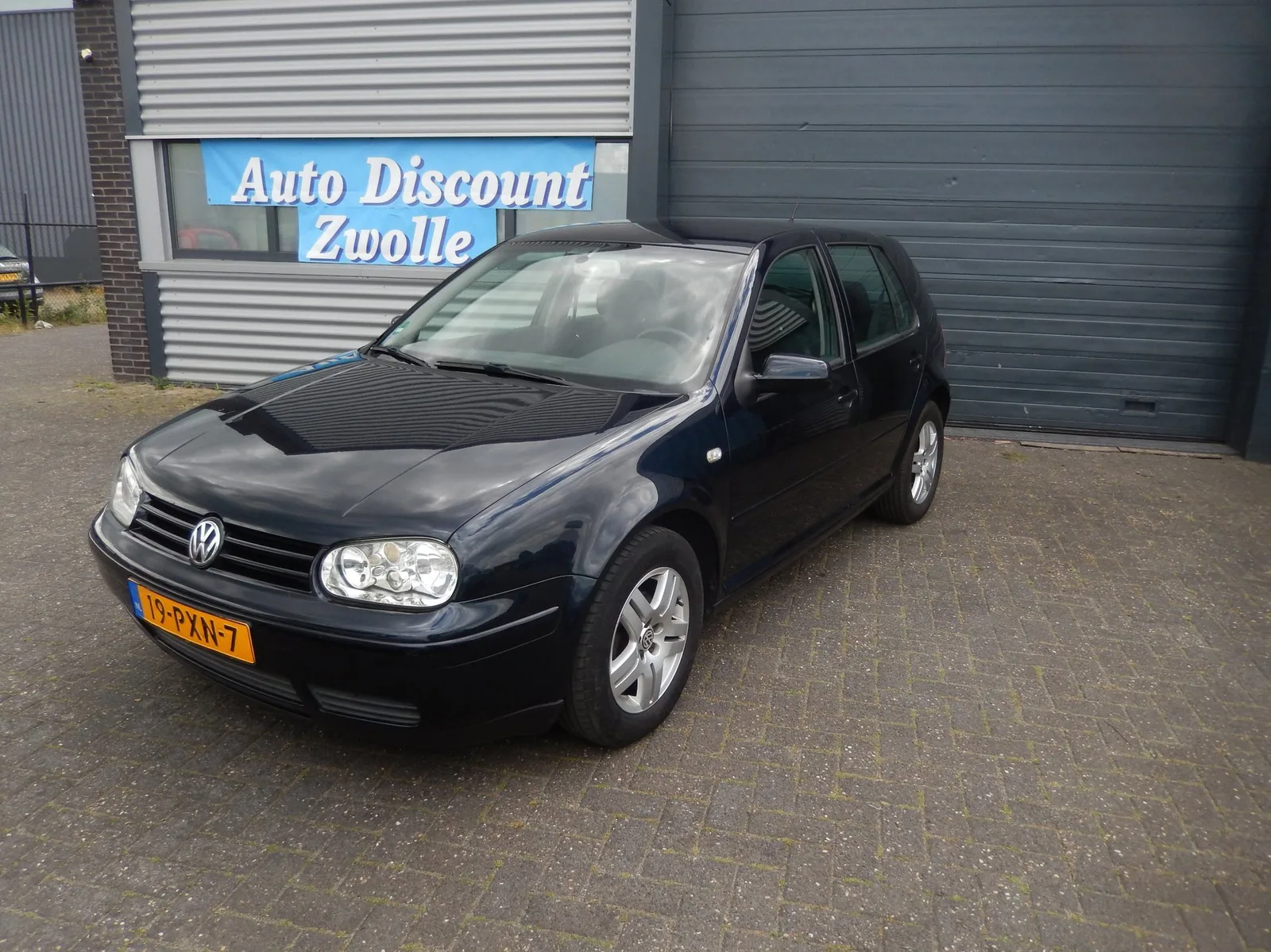 Volkswagen Golf (2002) — foto 1