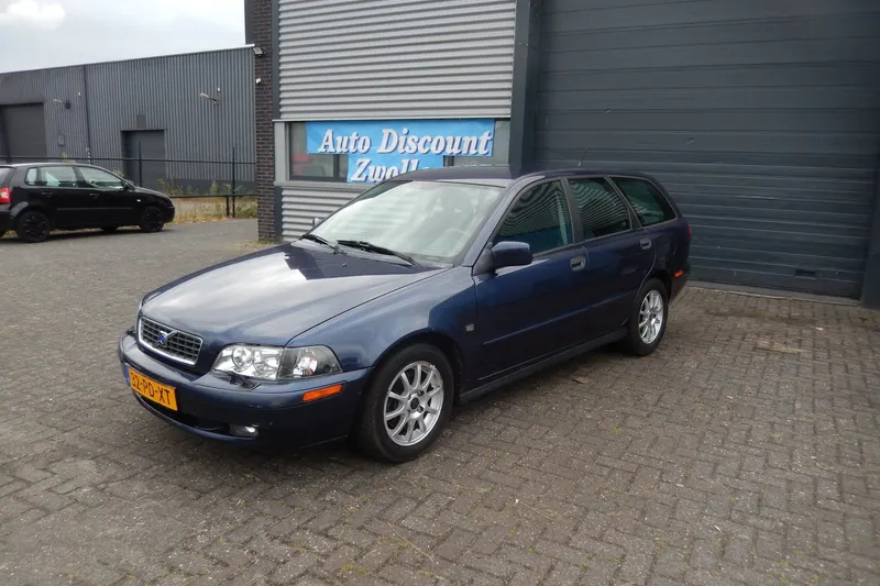Volvo V40 (2004)